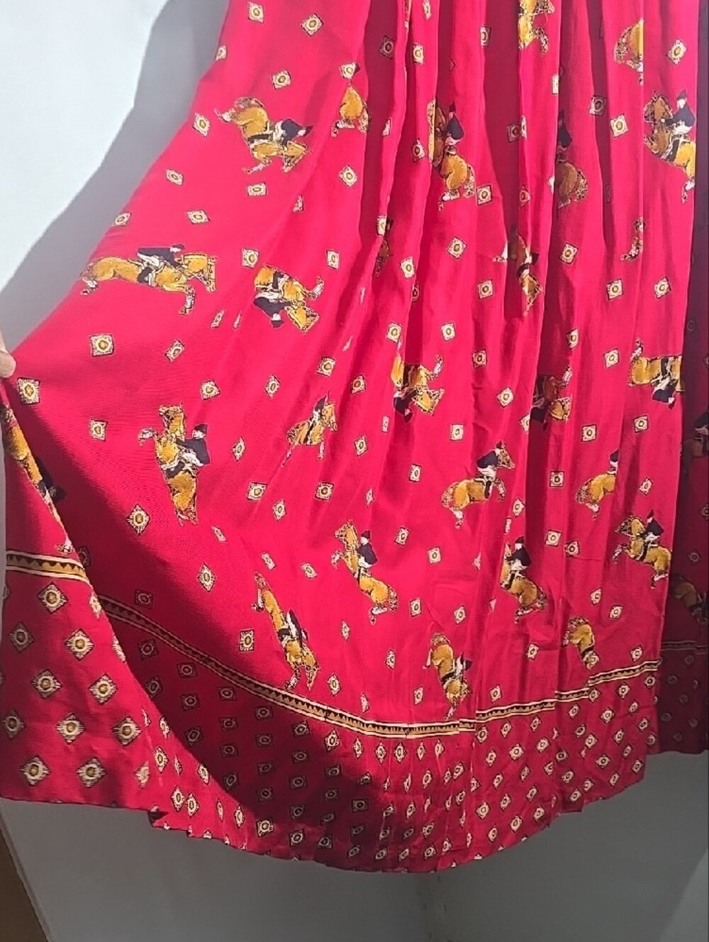 Chaus Red Equestrian-Print Pleated Skirt size 10 - Picture 5 of 5